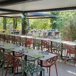 Κάμπινγκ Mobil Confortable Avec Terrasse Pour 6 Personnes - Api-1-52-986 Martiel