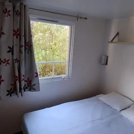 Mobil Confortable Avec Terrasse Pour 6 Personnes - Api-1-52-986 Martiel