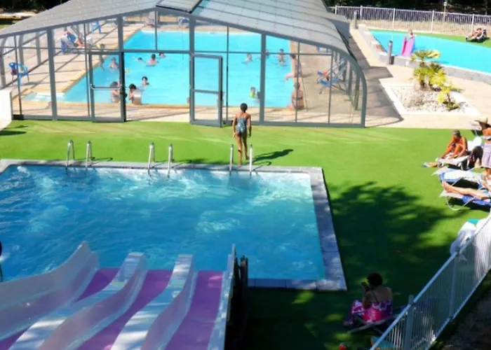 Camping Mobil Confortable Avec Terrasse Pour 6 Personnes - Api-1-52-986 *