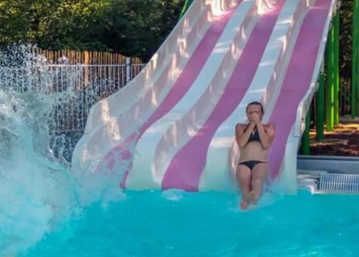 Mobil Confortable Avec Terrasse Pour 6 Personnes - Api-1-52-986 Martiel