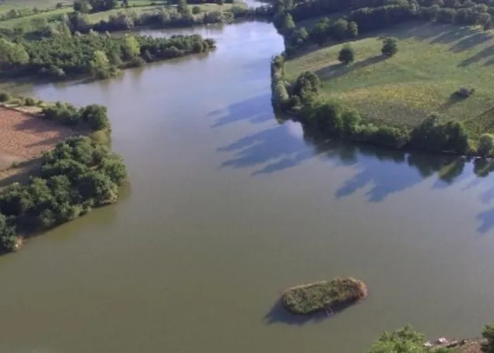 Camping Mobil Confortable Avec Terrasse Pour 6 Personnes - Api-1-52-986